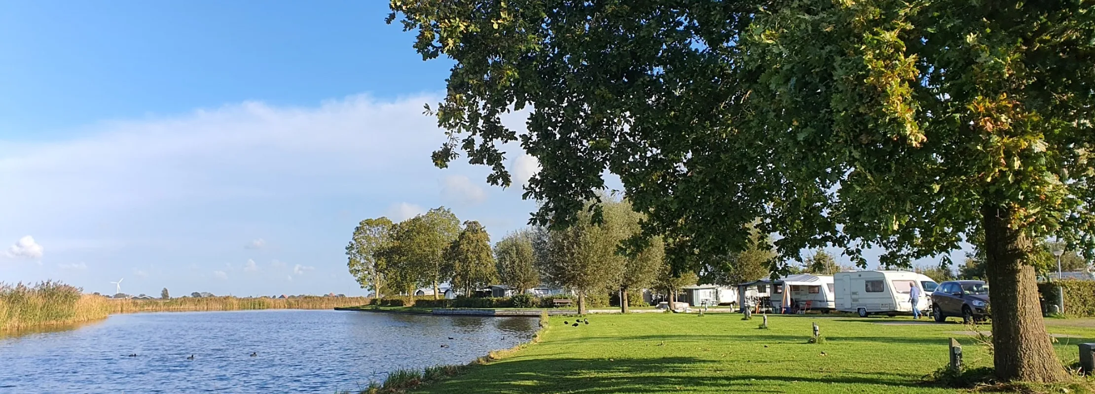 Kamperen aan het water in Friesland De Rakken Woudsend